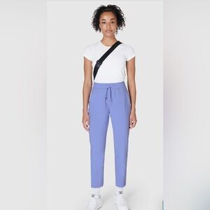 NWT Sweaty Betty Explorer 25” Trousers
Size 6